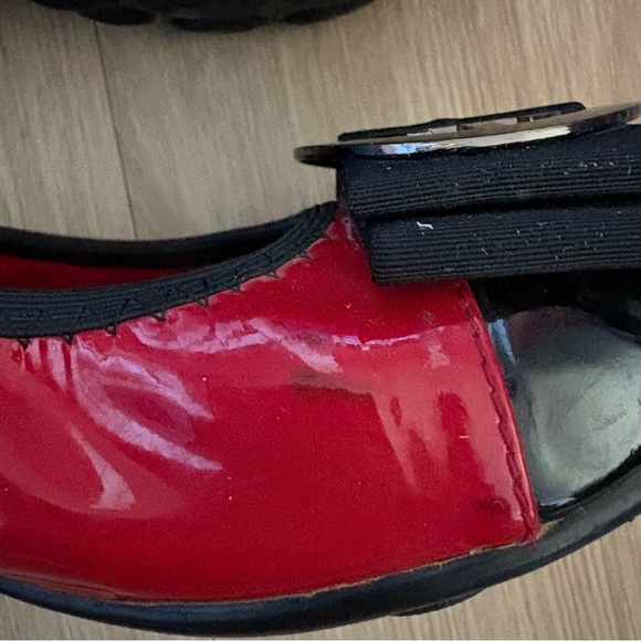 André & Nalia Woman’s 6.5 Red Patent Ballet Flats glam feminine, preppy - Picture 2 of 7